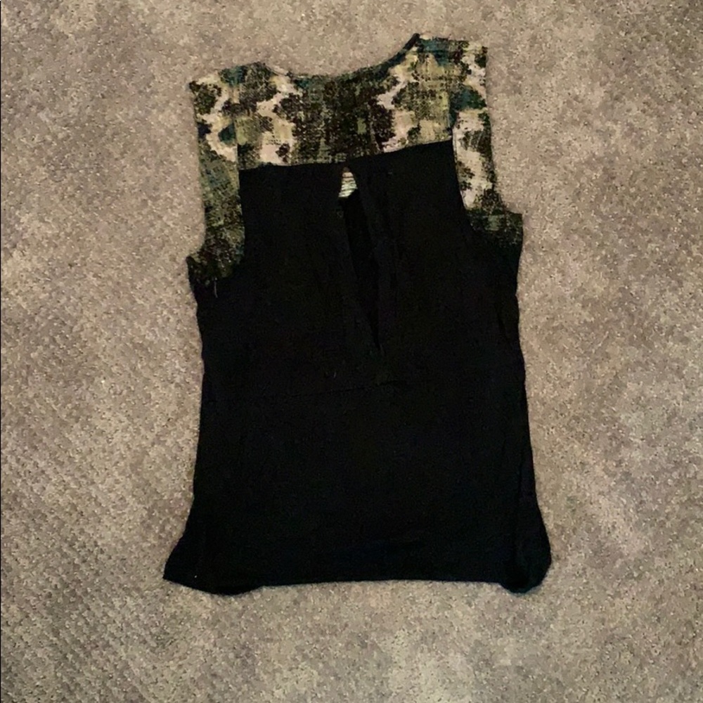 Hi-Line Top - Picture 2 of 2